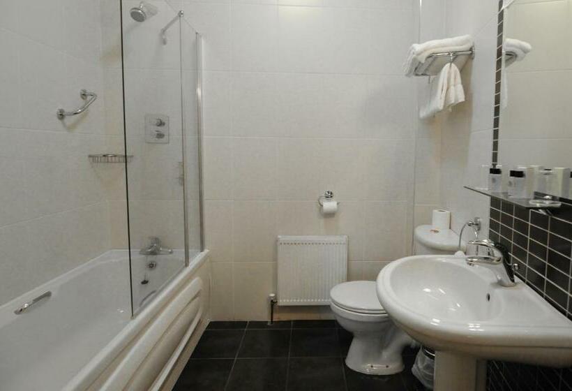 Номер Стандарт, The Coach House