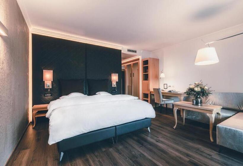 Полулюкс с Балконом, Golserhof