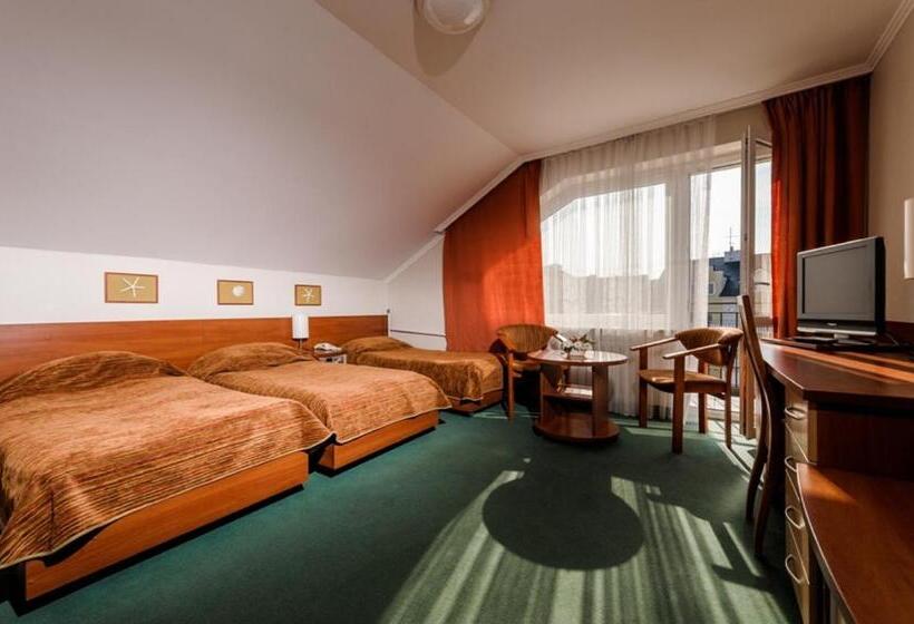 Номер Стандарт Трехместный, La Siesta & Medical Spa