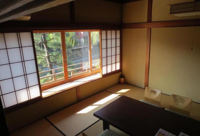Номер Стандарт Вид на Реку, K S House Ito Onsen  Historical Ryokan Hostel