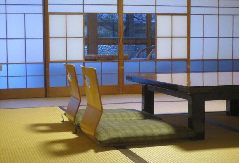 Семейный Номер Совместный Санузел, K S House Ito Onsen  Historical Ryokan Hostel