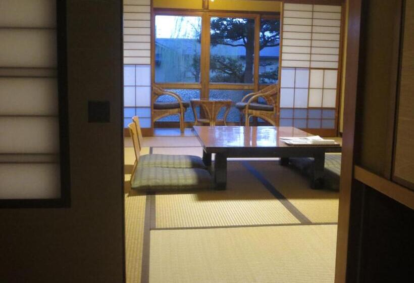 Семейный Номер, K S House Ito Onsen  Historical Ryokan Hostel