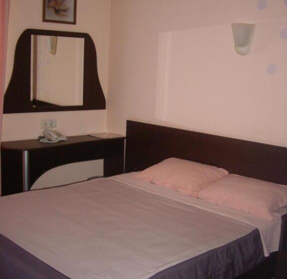 اتاق لوکس, Family Hotel Avramov