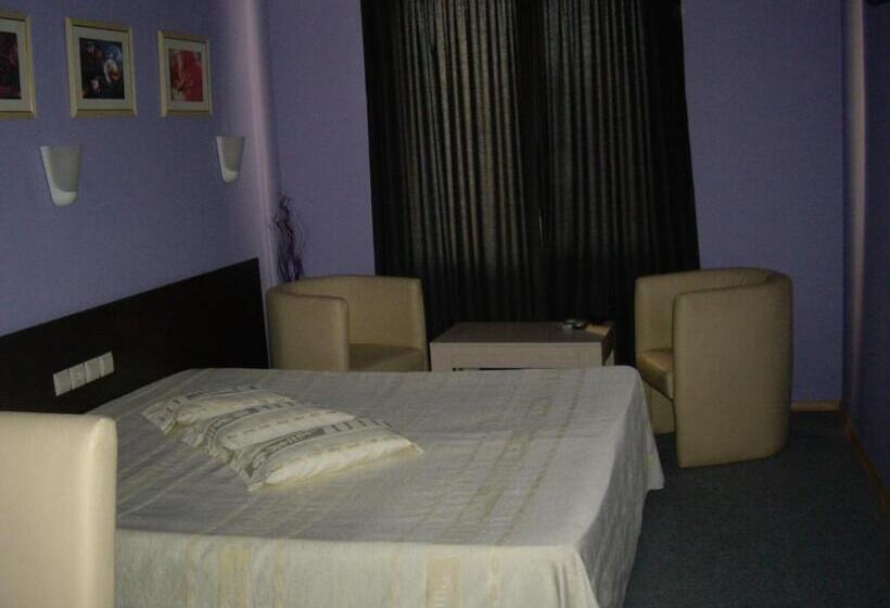 اتاق لوکس, Family Hotel Avramov