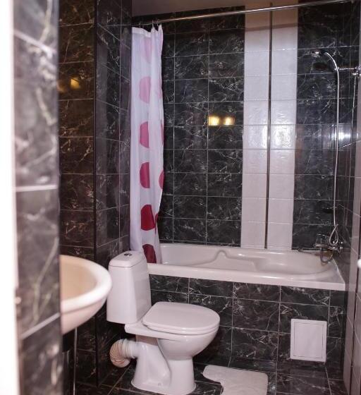 استودیوی استاندارد, Family Hotel Avramov
