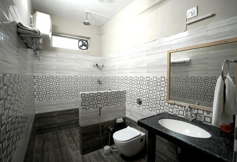 Quarto Deluxe, Devendragarh Palace   Luxury Paying Guest House