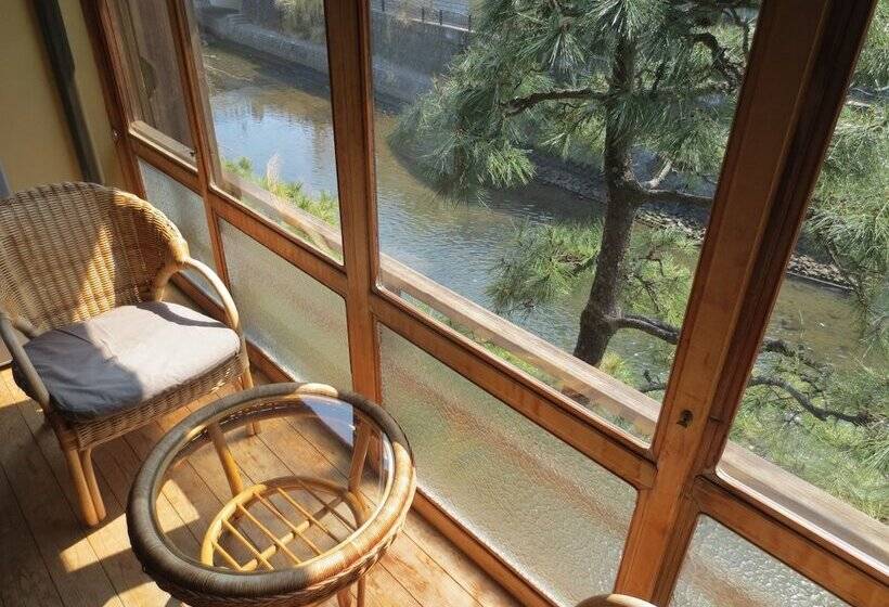 Номер Стандарт Вид на Реку, K S House Ito Onsen  Historical Ryokan Hostel
