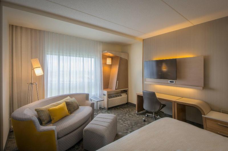Стандартный Номер Кровать Кинг, Courtyard By Marriott Winnipeg Airport