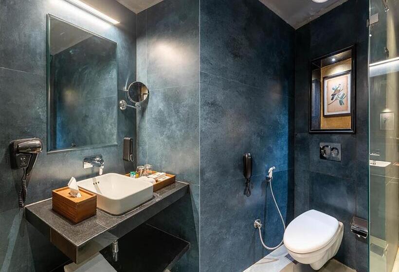 Quarto Deluxe, Historia Royal