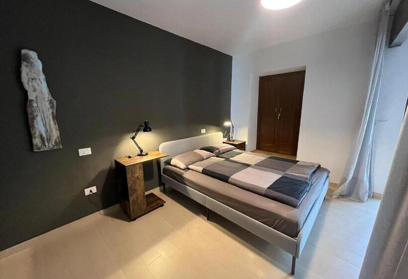 اتاق لوکس با چشم‌انداز دریا, Casale Orgogliosa