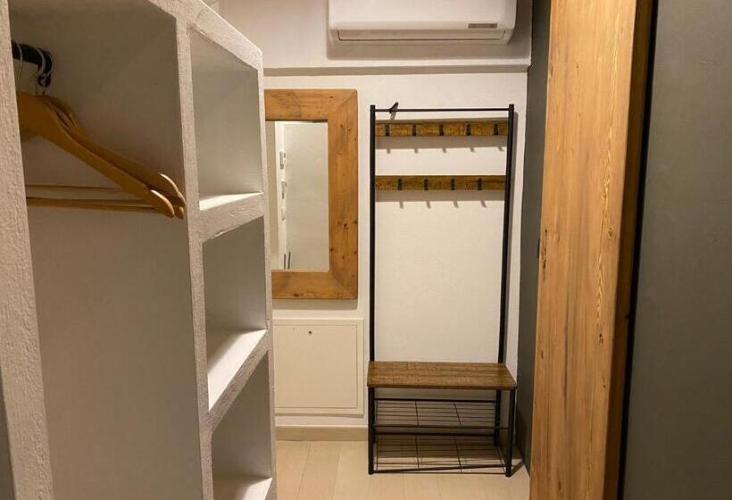 اتاق استاندارد با بالکن و چشم‌انداز دریا, Casale Orgogliosa