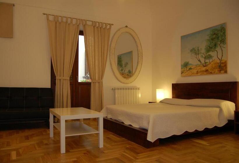 标准间, Federico Secondo B&b
