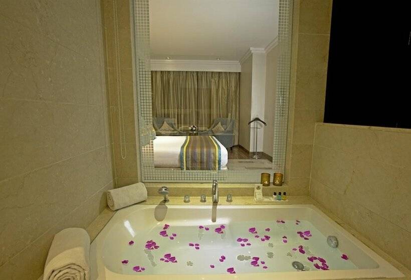 اتاق لوکس, Golden Tulip Chandigarh, Panchkula