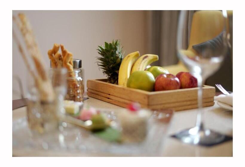 اتاق لوکس, Golden Tulip Chandigarh, Panchkula