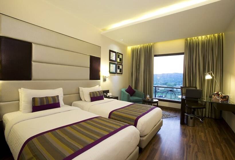 اتاق لوکس, Golden Tulip Chandigarh, Panchkula