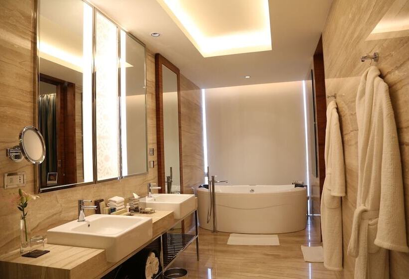 سوییت لوکس, Taj City Centre  Gurugram