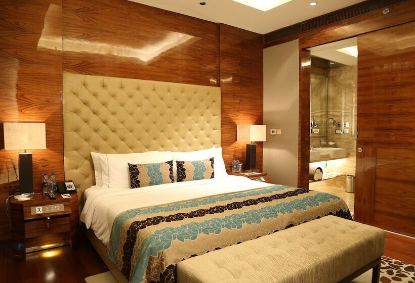 اتاق لوکس, Taj City Centre  Gurugram