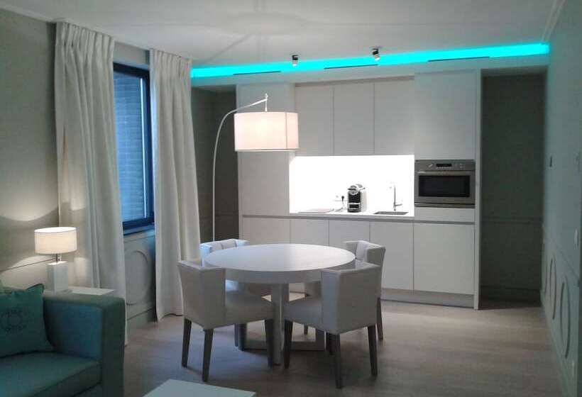 Family Suite, Vixx
