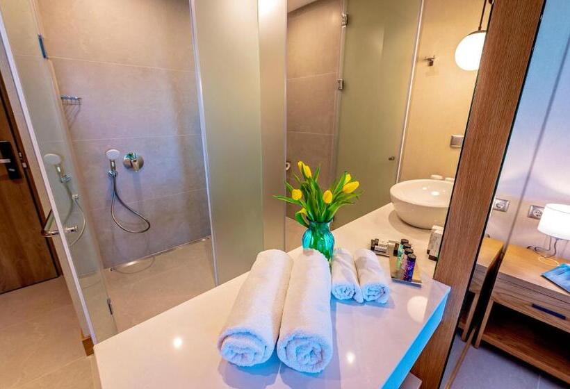 اتاق سوپریور خانوادگی, Poseidon Beach Resort   A New 5 Star Luxury Hotel   Hb Plus Spa & Wellness