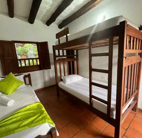 Четырехместный Номер Стандарт, Hostal Villa San Rafael