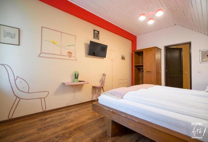 Полулюкс с Балконом, Art E Boutique Rooms