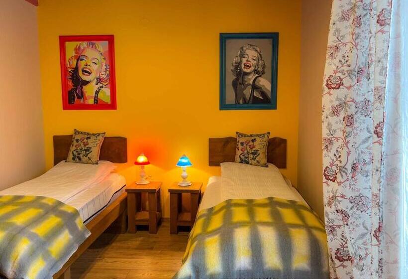Люкс, Art E Boutique Rooms