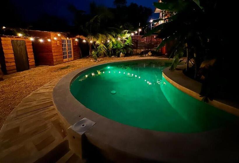 Escritório Estándar, Luhme Tulum Hostel