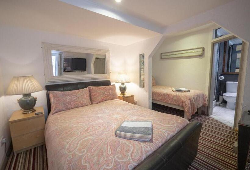 Трехместный Номер Deluxe, Cornerways Guest House