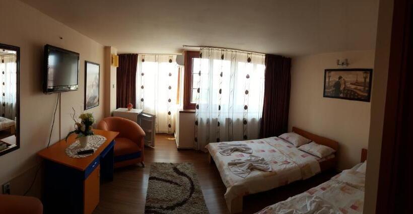 디럭스 트리플 룸, Vila Tei Guesthouse