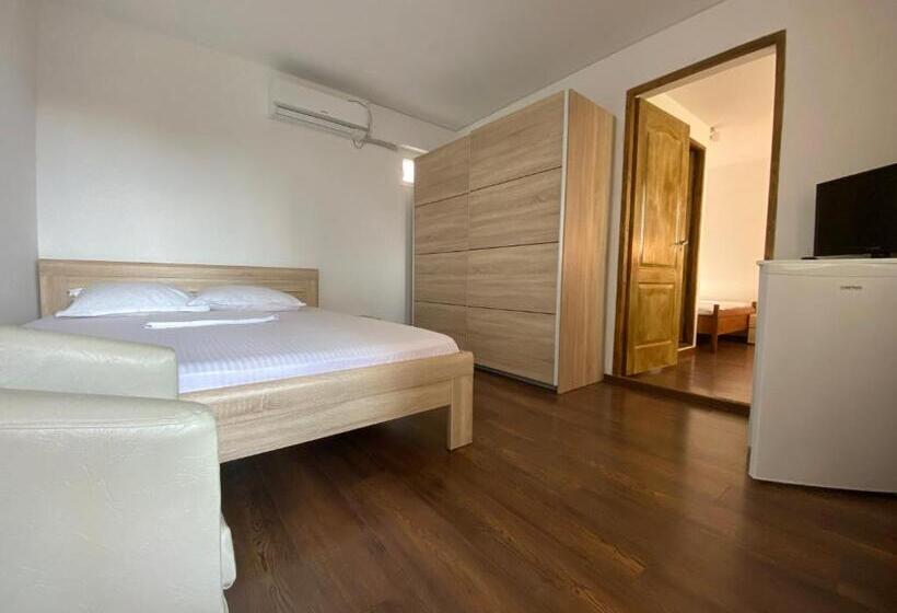 سوئیت جونیور خانوادگی, Casa Ciobi