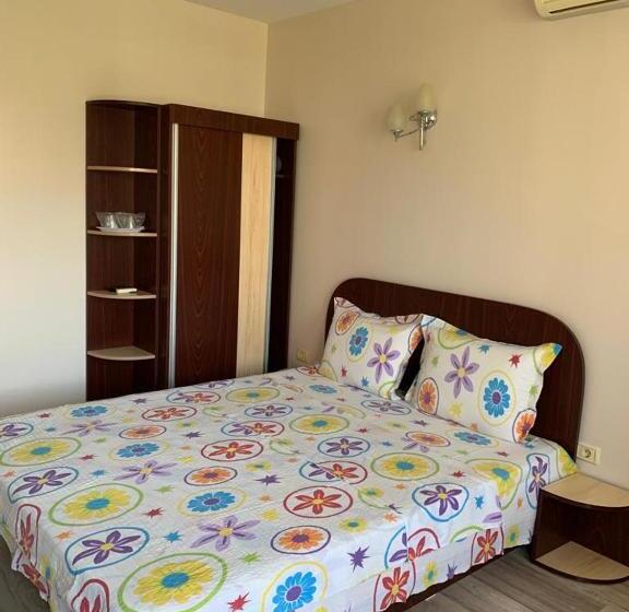 اتاق لوکس, Vila Corina