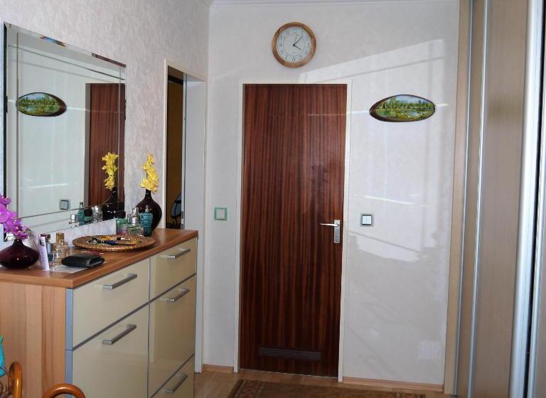 חדר דלוקס יחיד, Messe Zimmer In Geteilter Wohnung
