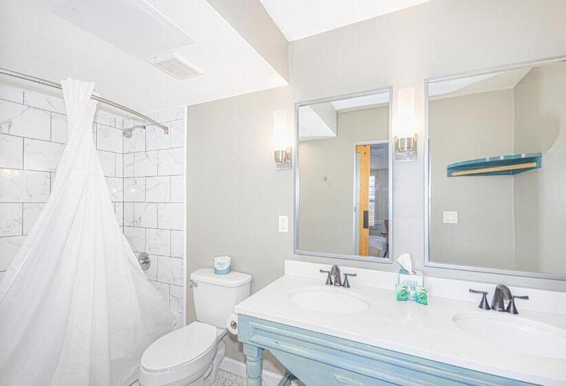 Люкс Повышенной Комфортности, Seven Hills Suites
