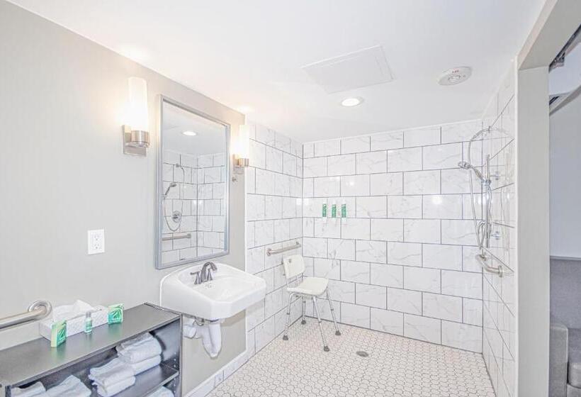 Люкс Кровать Кинг, Seven Hills Suites