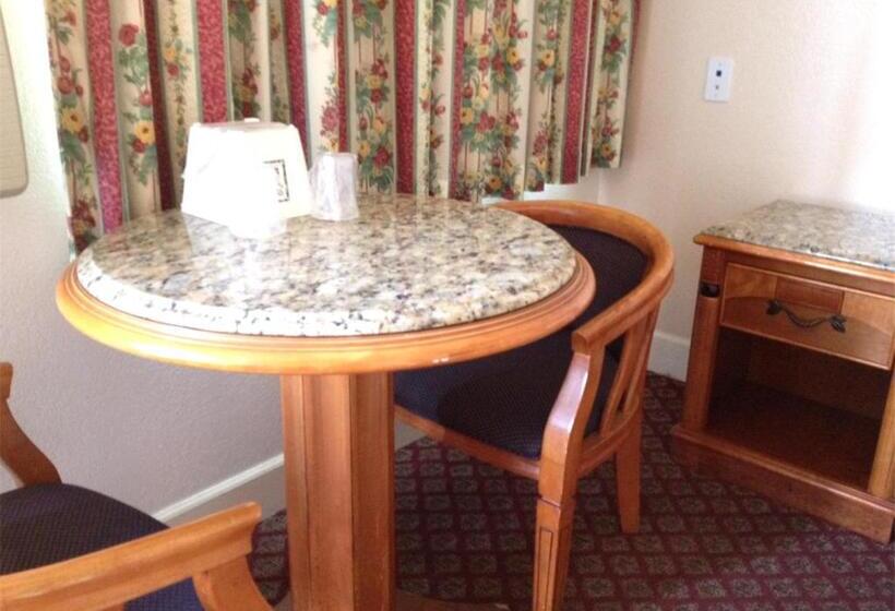 غرفة قياسية سرير كينج, Walls Motel Long Beach
