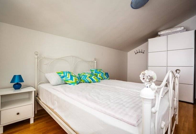 آپارتمان 2 خوابه با چشم‌انداز دریا, Mare & Mons Deluxe Apartments