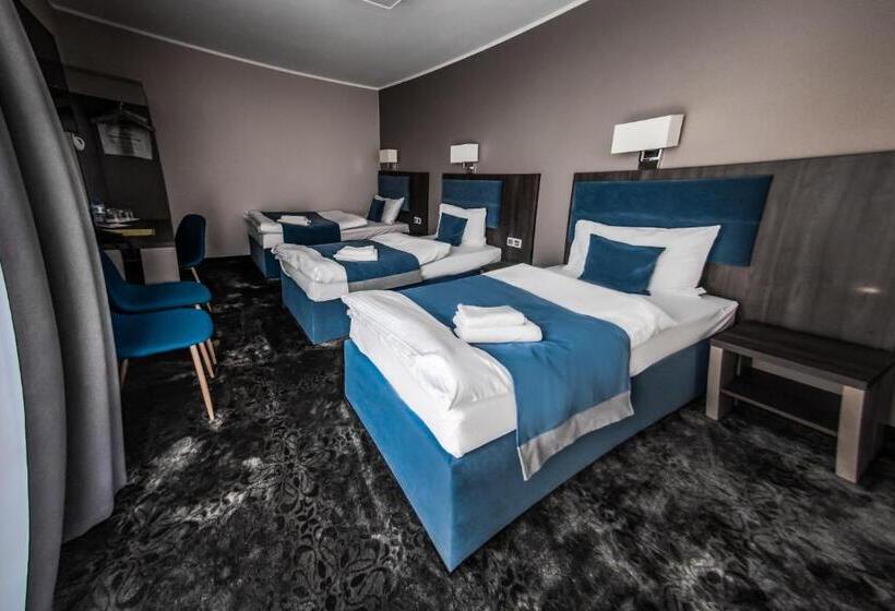 Трехместный Номер Комфорт, Sleep Wrocław