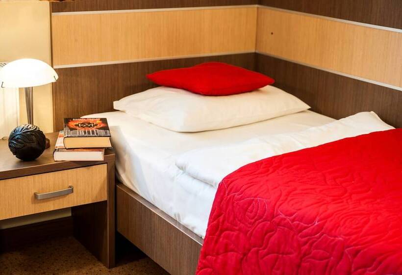 Номер Стандарт, Sleep Wrocław