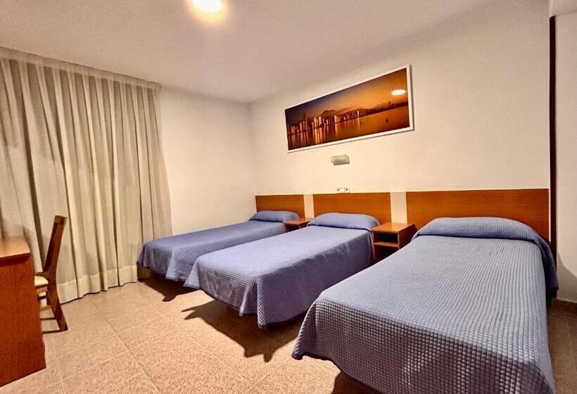 标准三人间, Pensión La Orozca Benidorm