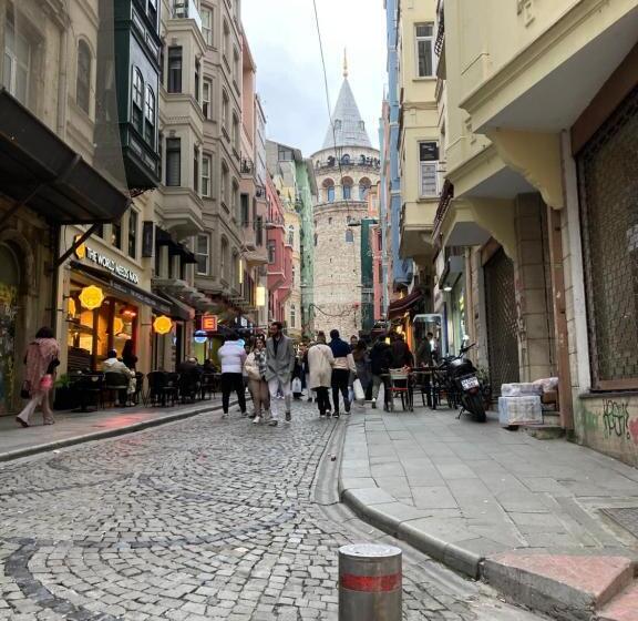バス共有のスタンダードルーム, Taksim Home