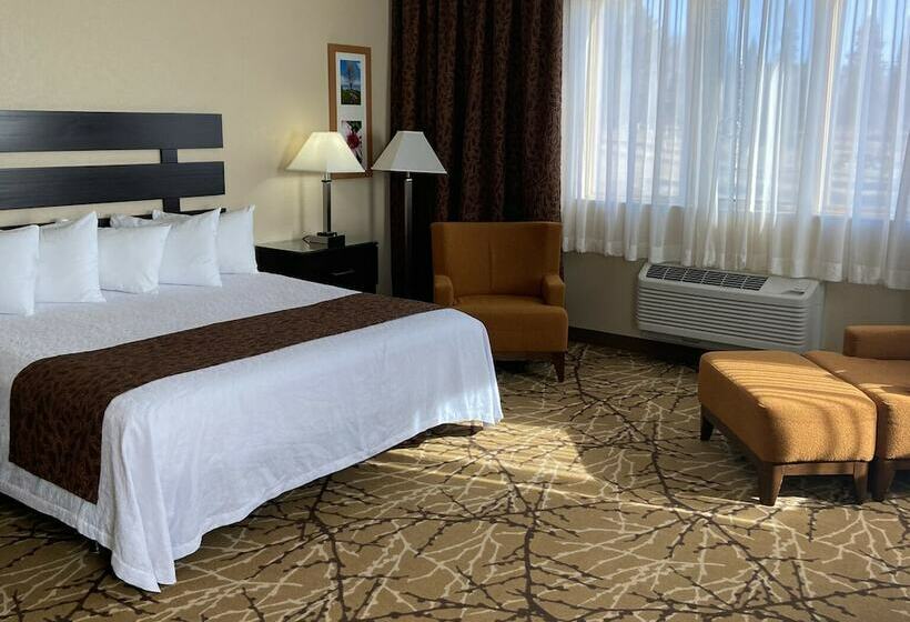 Люкс, Legendary Waters Resort & Casino