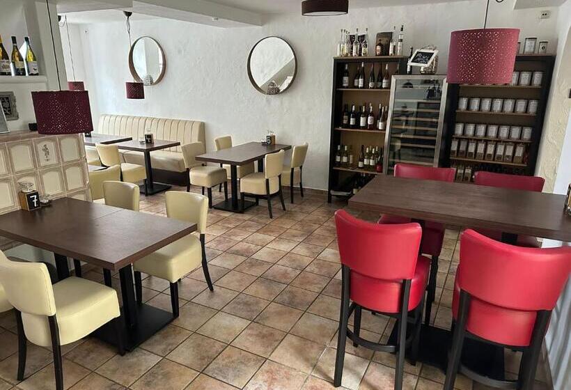 Номер Стандарт, Vinopresso Gmbh   Café Römer