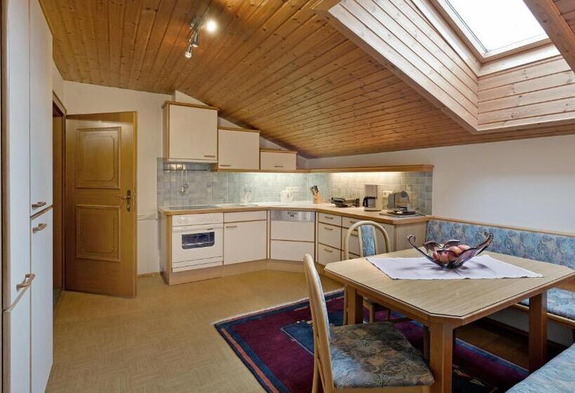 Апартаменты 2 Спальни с Балконом, Haus Bergfriede