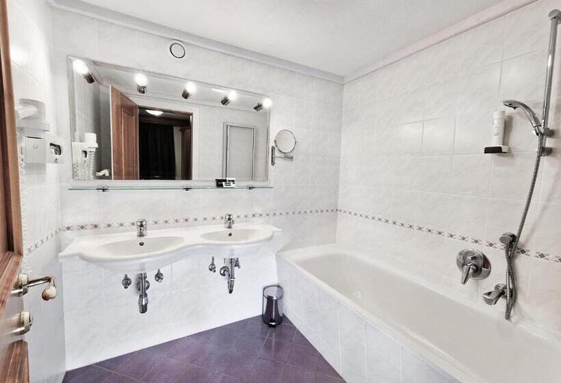 Номер Комфорт, Lärchenhof