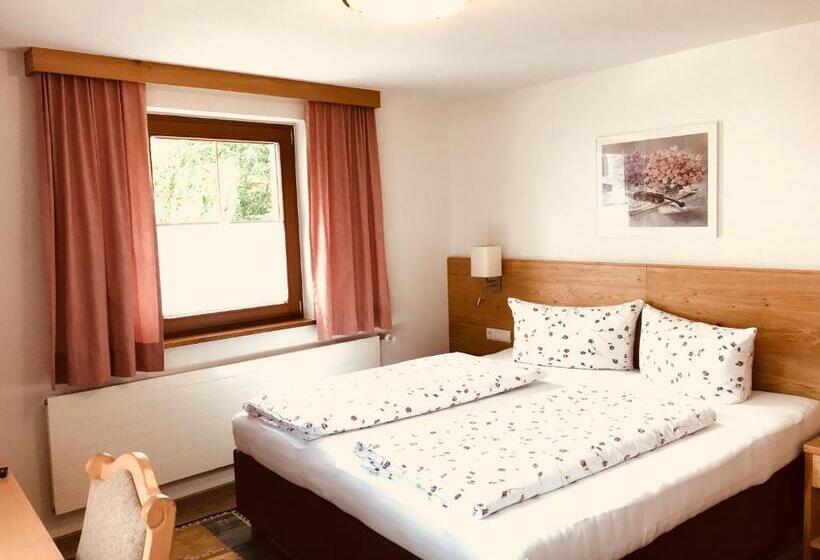 استودیو استاندارد با بالکن, Apartment Martha
