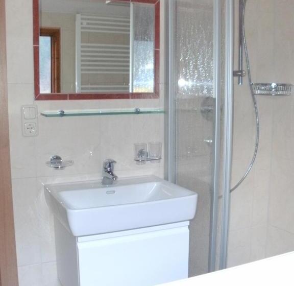 آپارتمان 3 خوابه, Pension Regina