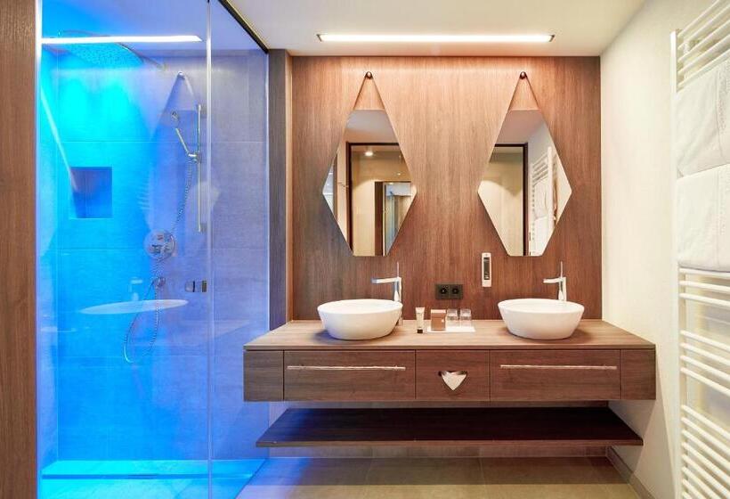 Номер Deluxe с Балконом, Zillergrundrock Luxury Mountain Resort