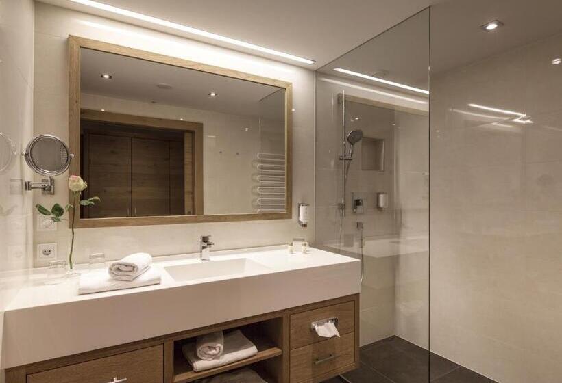 Люкс Повышенной Комфортности, Superior Hotel Panorama