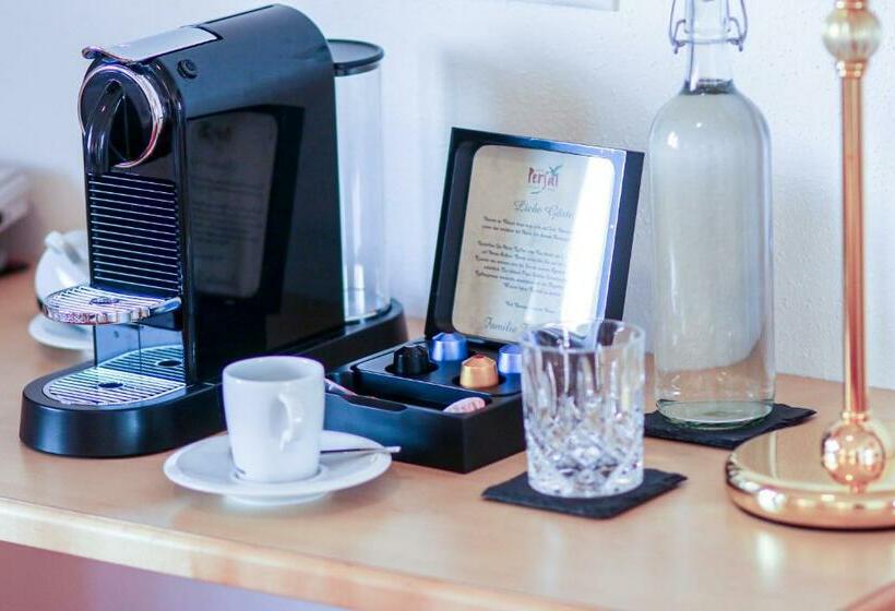 Номер Стандарт с Балконом, Superior Hotel Persal
