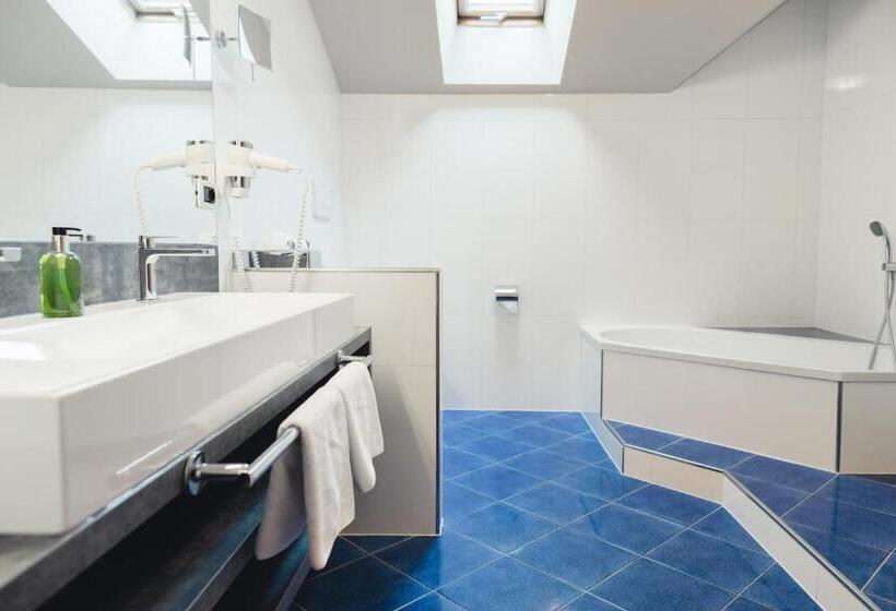 آپارتمان 2 خوابه با بالکن, Tiefenbrunn Gardensuites & Breakfast